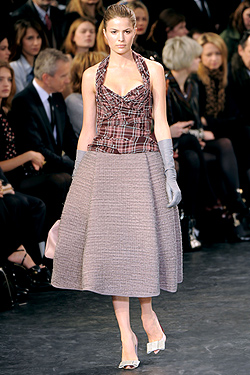 Романтика и женственост в Louis Vuitton