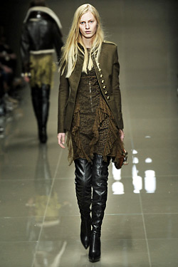 Burberry предизвикаха истински фурор в Лондон