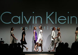 Calvin Klein ���������� ������� �� � ��������