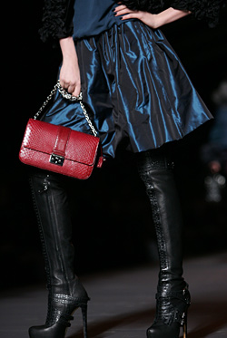 http://beauty.fashion.bg/article/5156/34/modni-tendencii-prolet2011-metalicheski-cvetove