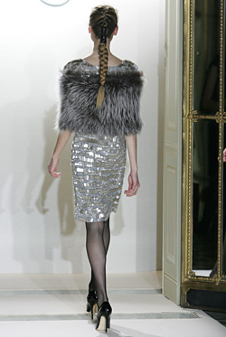 http://beauty.fashion.bg/article/5156/34/modni-tendencii-prolet2011-metalicheski-cvetove