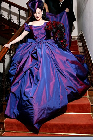 Специална колекция на Vivienne Westwood за бутици Bridal Fashion