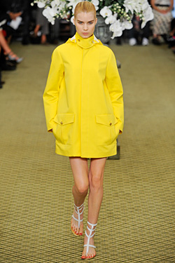 Под знака на котвата. Пролетната колекция на Bill Blass