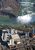 ���������� �������� ��������� �� Fashion Outlets of Niagara Falls ���������� �������