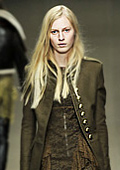 ����������� ����������� �� �������� �� ������-������� �������� �� Burberry Prorsum.