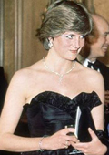 Princess Diana�s black dress sold for $276,000