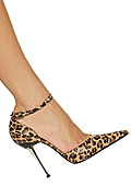 Shoes � the most important accessory for attracting male�s attention