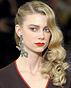 Hairstyles fashion trends 2011: Hair on one side for the summer Hairstyles fashion trends 2011: Hair on one side for the summer