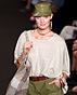 Oversize handbags are in fashion for Spring-Summer 2012 Oversize handbags are in fashion for Spring-Summer 2012