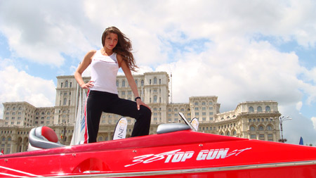 Bulgarian top models present the yacht CIGARETTE in Romania