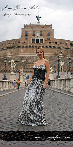 Jana Jekova made a photo session in Rome