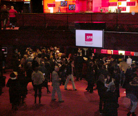 Tower of Babel of fans of Lili Ivanova in the lobby in front of Olympia Hall 