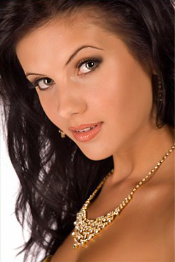 Miss Bulgaria Universe 2009 Elitsa Lyubenova left for Bahamian islands