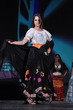 Roma Fashion - beauty and magic of gipsy culture