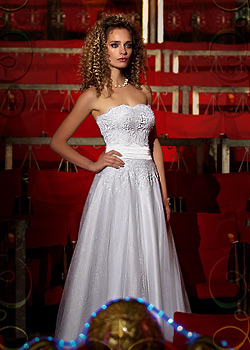 The hottest trends for summer 2009 bridal dresses 