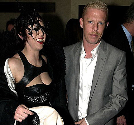 Alexander McQueen's death mourned by the fashion world