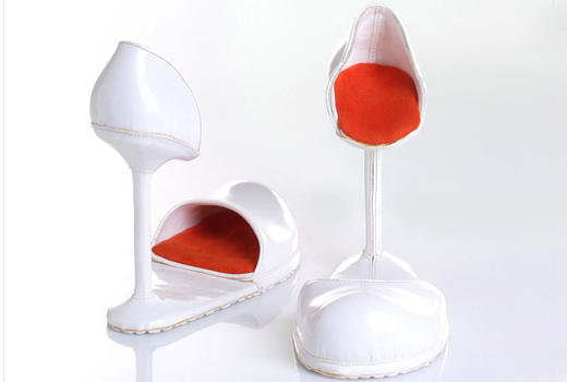 Israeli designer made shoes, imitating the female body