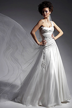 Collection of wedding dresses 2010 of Atelier Simon