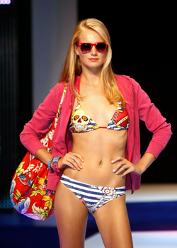 Trends in swimsuits for the season Spring Summer 2010