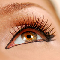 Tips on how to apply fake eyelash extensions