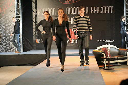 Fashion agency VIP Fashion Group sent 2009 with impressive fashion show