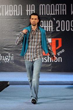 Fashion agency VIP Fashion Group sent 2009 with impressive fashion show