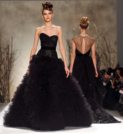 Monique Lhuillier presented chic dresses at New York Fashion Week Fall 2011 