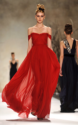 Monique Lhuillier presented chic dresses at New York Fashion Week Fall 2011