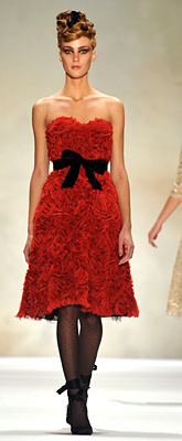 Monique Lhuillier presented chic dresses at New York Fashion Week Fall 2011 