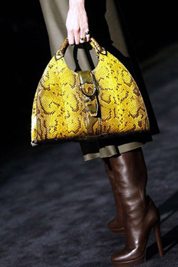 Milan Fashion Week started with the bright Fall-Winter 2011 collection of Gucci