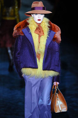 Milan Fashion Week started with the bright Fall-Winter 2011 collection of Gucci