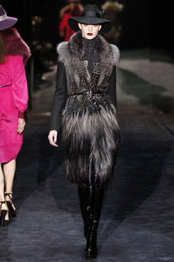 Milan Fashion Week started with the bright Fall-Winter 2011 collection of Gucci