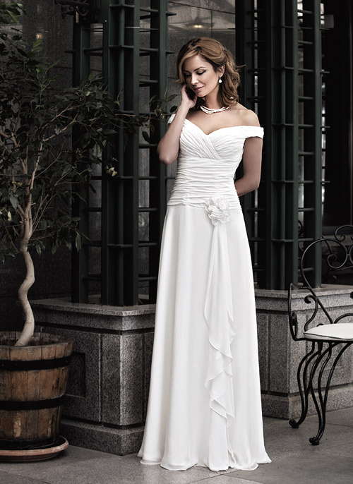 Hot bridal fashion trends for romantic summer