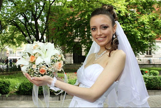 Parade of brides in Rousse