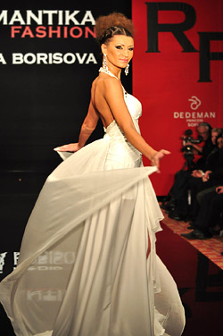 Top models presented the new collection of Romantika fashion