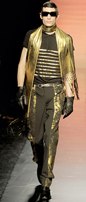 Fashion trends Autumn-Winter 2011/2012: Dress in gold