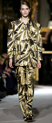 Fashion trends Autumn-Winter 2011/2012: Dress in gold