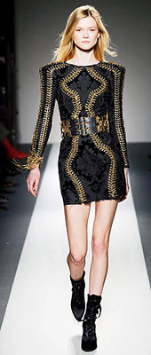 Fashion trends Autumn-Winter 2011/2012: Dress in gold