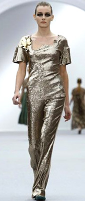 Fashion trends Autumn-Winter 2011/2012: Dress in gold