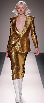 Fashion trends Autumn-Winter 2011/2012: Dress in gold