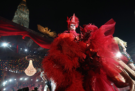 Exclusive Costumes and Novel Designs at Vienna Life Ball 2012