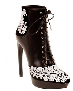 Alexander McQueen shoe collection for Autumn-Winter 2012-2013 